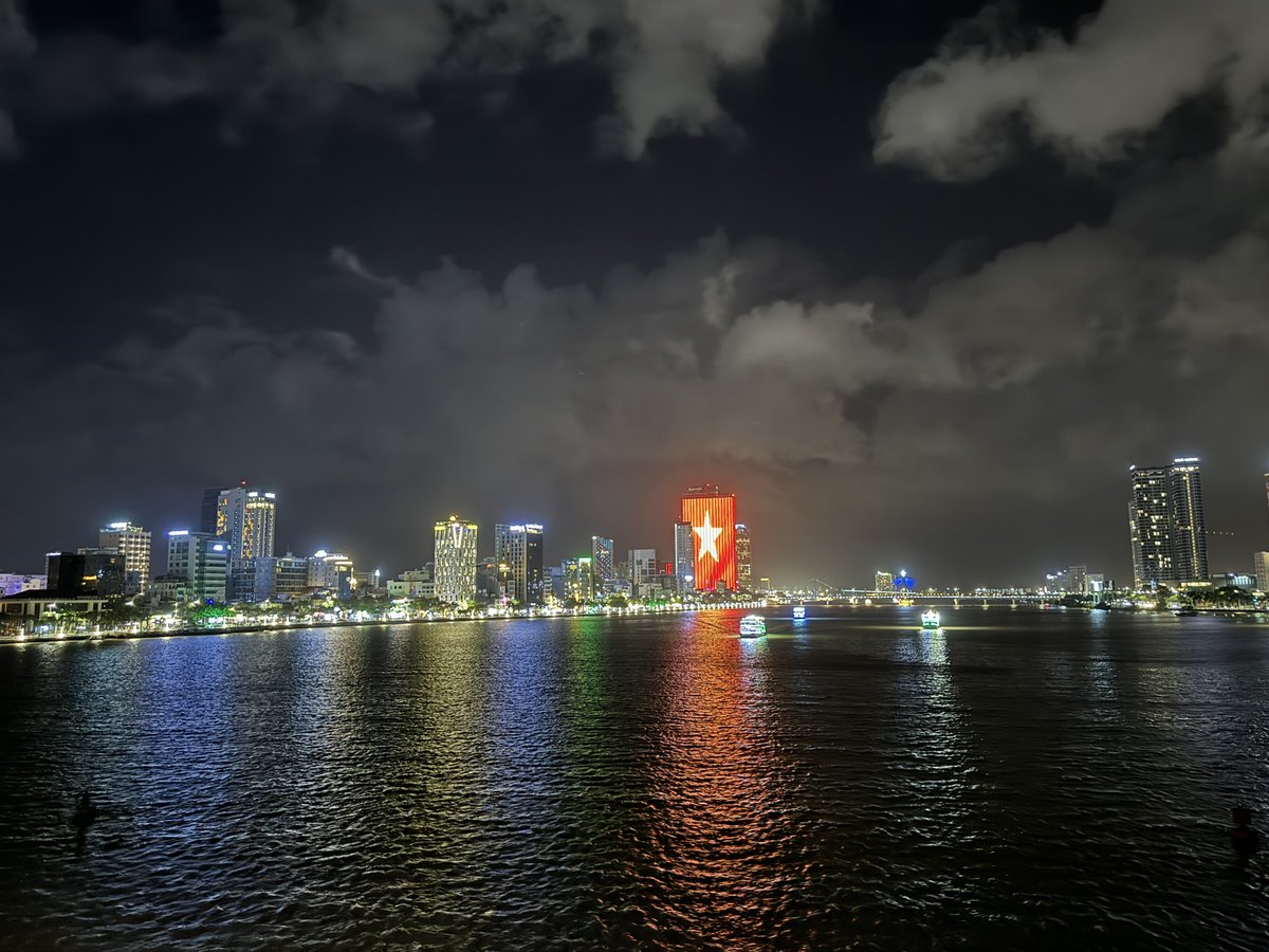 s17shirley's tweet photo. Gorgeous night view of Da Nang!

#vietnam #Danang
#iPhone15ProMax 
#shotoniphone https://t.co/67kqeiiZIo