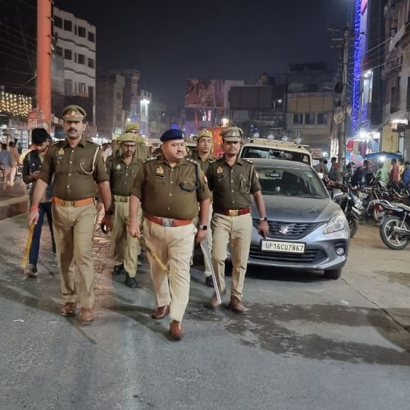DEORIA POLICE tweet media
