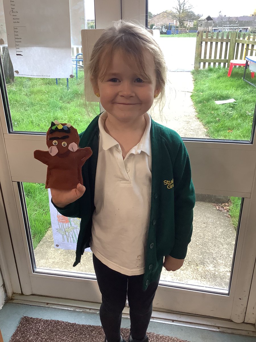 Metis class have been making puppets in DT #primaryDT @kapowprimary