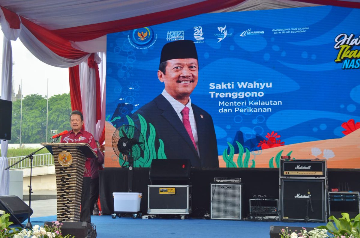 bppsdm_kp's tweet photo. #SobatBahari, Sekretaris #BRSDM @AlekRudi mewakili Kepala #BPPSDMKP @in_radiarta turut hadir pada acara puncak peringatan #Harkannas2023 bersama Menteri @kkpgoid @saktitrenggono di Lapangan Banteng, Jakarta, (21/11)
#KKPThrive #SDMKP #SDMUnggul #EkonomiBiru @Ditjen_PDSPKP https://t.co/OaONL625cO
