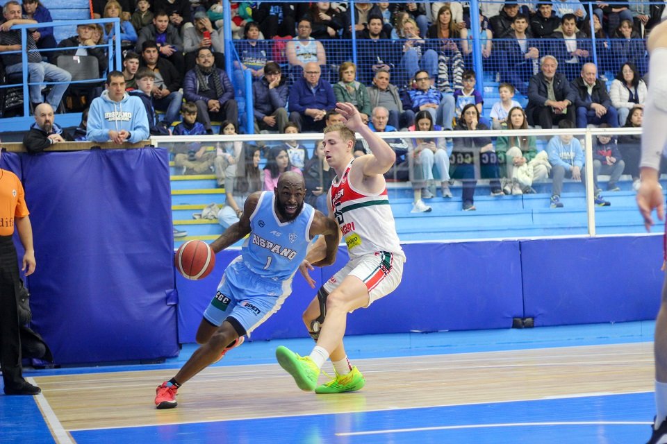 🏔️ | 𝐒𝐈𝐆𝐔𝐄 𝐃𝐄 𝐑𝐀𝐂𝐇𝐀

🏆 | <a href="/LigaARGbasquet/">La Liga Argentina</a>

✔️ <a href="/HispanoBasquet/">Hispano Americano</a> (4-5) 81-69 (3-3) <a href="/SomosCiclista/">Club Ciclista Juninense</a> ❌

Hispano superó a Ciclista y alcanzó la cuarta victoria en fila. <a href="/MatiAristu4/">Mati Aristu</a> y Lloyd, ambos con 16 pts., lideraron al local.

📸 <a href="/HispanoBasquet/">Hispano Americano</a>
