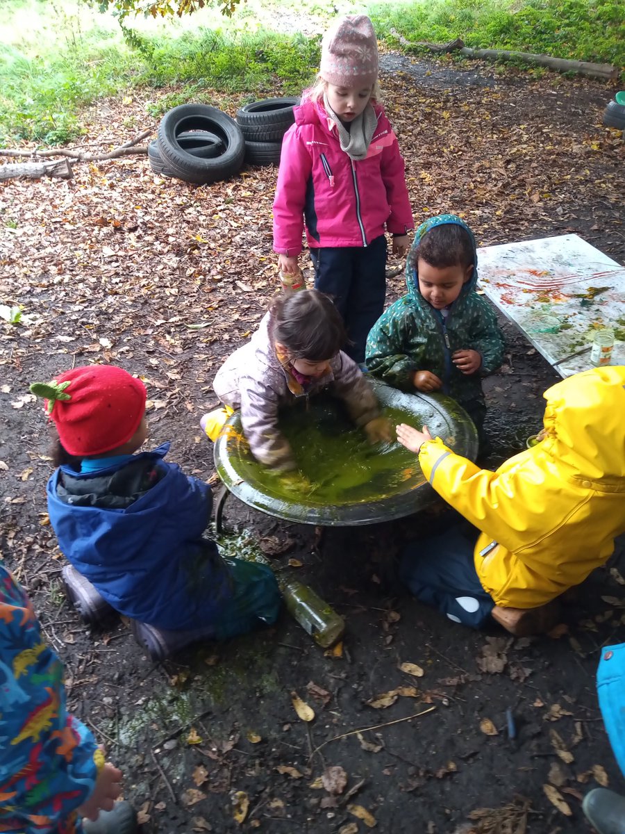 TWNrsry's tweet photo. * Weekly Activity - Magic Wands *

This week we made magic wands &amp; used a 'cauldron' to for our group spell... iggety, ziggety, zaggety, ZOOM!

Read our magical blog to find out more: https://t.co/zjvK8JPAOm

#thewoodlandnursery #ForestSchool #TWNrsry https://t.co/WsjyDUUeYf