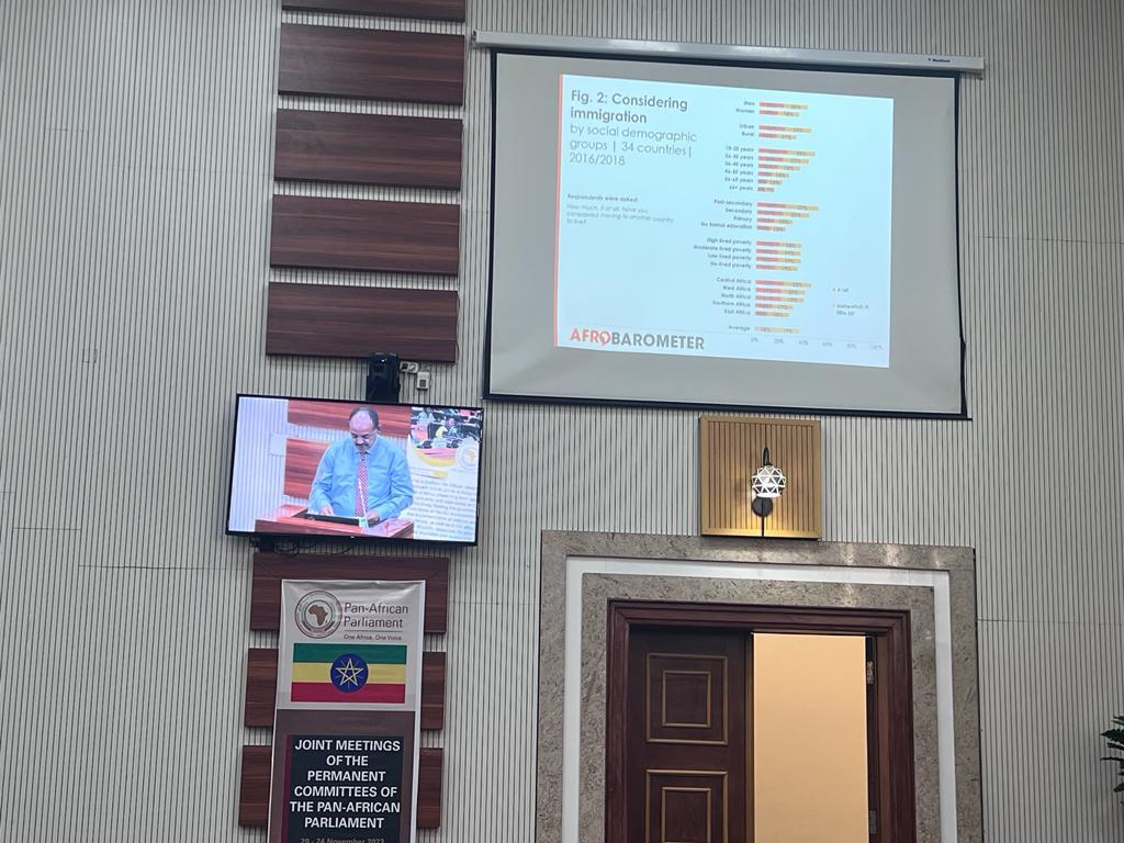 Data4GovAfrica's tweet image. In Ethiopia, @Afrobarometer's National Investigator, Mulu Teka, shared research findings on the drivers of migration in Africa. 
Learn more about Africans' intention to migrate here: bitly.ws/32V7Z
#AfricanVoicesForAfricanPolicy #Data4Change