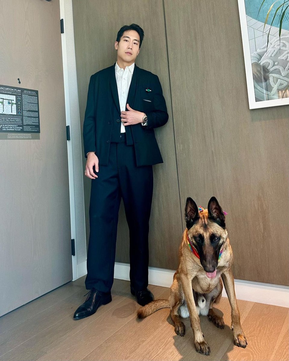 Classy shoes for a classy gentleman 💼✨

Having the right black formals is the first step in achieving a smart appearance 🖤

<a href="/youngmazino/">youngmazino</a> looking stunning for #BEEF premiere in our ReyRey Men Formal 🔥

#reyrey #footwear #footwearfashion