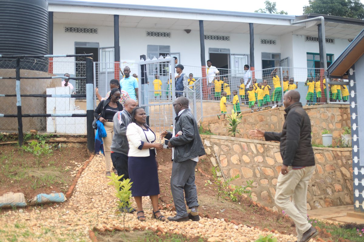 GakenkeDistrict's tweet photo. Kuri uyu wa Kabiri, Vice Mayor ASOC Madamu Uwamahoro Marie Thérèse yasuye ishuri ry'inshuke (ECD) "Stars of tomorrow"mu rwego rwo kureba imyigire n'imyigishirize muri iri shuri.Iri shuri rihereye mu Kagari ka Musenyi mu Murenge wa Muhondo rifite abanyeshuri 54, muri bo 10 bafite, https://t.co/Dd8H4dtIbj