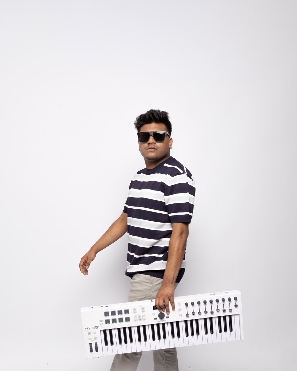 nikeshkarki01's tweet photo. I carry good vibes. 🤍
#musicproducer #musicians #keybordist #pianist #arturia #music #composer #producer https://t.co/66p8MqpGr8
