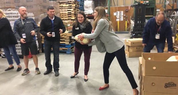 IBRnews's tweet photo. Micron, Foodbank partner for charitable act

https://t.co/7jyuCZi0q4 https://t.co/zvzIxqJ67L