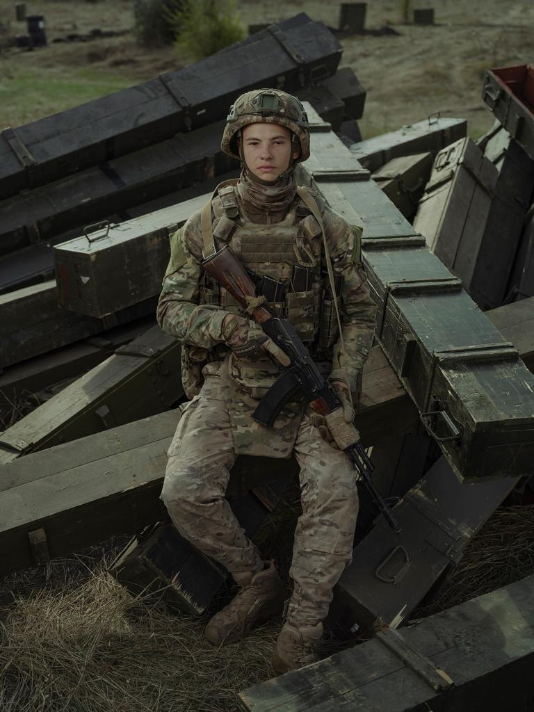 DefenceU's tweet photo. Timur, call sign Vermouth.
He used to work as a bartender. Now he serves in a @NPU_GOV_UA assault brigade called Lyut (Fury).

📷 Sasha Maslov for @washingtonpost https://t.co/AZv9DJqOG2