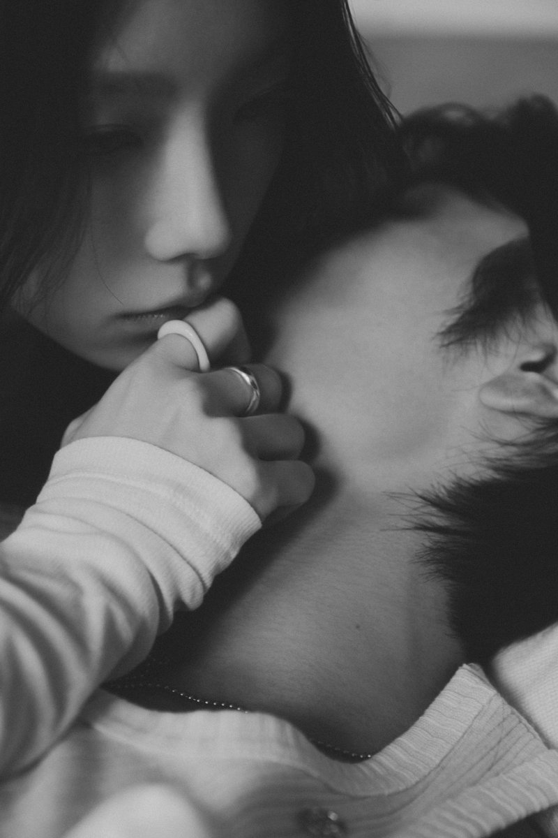 TAEYEONsmtown's tweet photo. TAEYEON 태연 'To. X' Image Teaser

TAEYEON 태연 The 5th Mini Album ‘To. X’ 
🎧 2023.11.27 6PM KST

💿 Pre-Order &amp; Pre-Save 
https://t.co/sHbY7Tw7WY

#태연 #TAEYEON 
#ToX #TAEYEONToX
#소녀시대 #GirlsGeneration https://t.co/hT6F0Tyj3Q