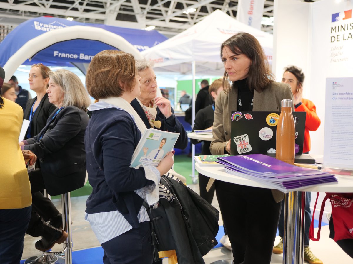 Le <a href="/salondesmaires/">Salon des Maires et des Collectivités</a>, c’est parti ! L’équipe du
<a href="/pass_Culture/">pass Culture</a> est dans les starting block pour échanger avec vous🤩
Venez nombreux pour nous rencontrer sur le stand du <a href="/MinistereCC/">Ministère de la Culture 🇫🇷</a> - pavillon 6, J83 ! 

#SMCL2023