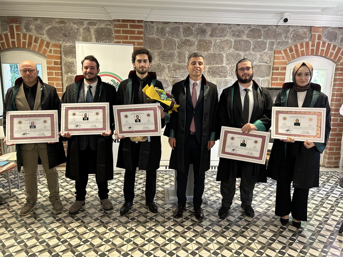 kocaelibarosu's tweet photo. Meslektaşlarımız 21 Kasım 2023 Salı günü, Kocaeli Barosu idari binasında gerçekleşen yemin törenleri ile yemin ederek ruhsatnamelerini aldılar.

Meslektaşlarımıza mesleki ve özel hayatlarında başarılar diliyoruz. https://t.co/UEtG6omyQz