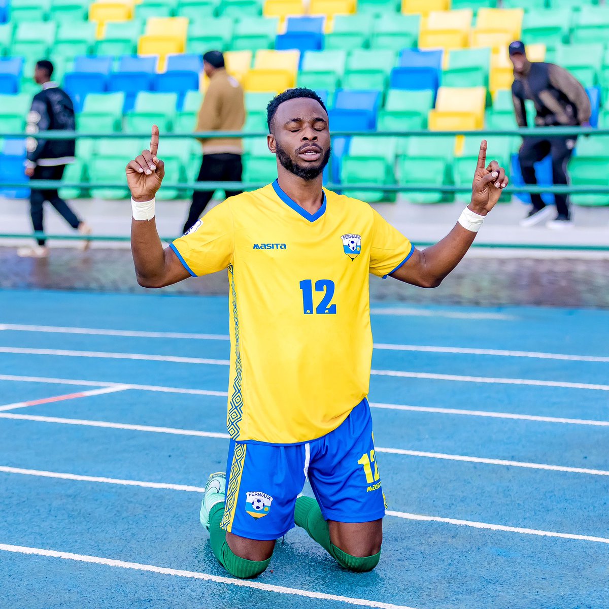 FERWAFA's tweet photo. First half gallery
🇷🇼🇷🇼🇷🇼🇷🇼🇷🇼🇷🇼

🇷🇼2-0🇿🇦

#Amavubi
#WCQ2026 https://t.co/WWMYQT36Ui