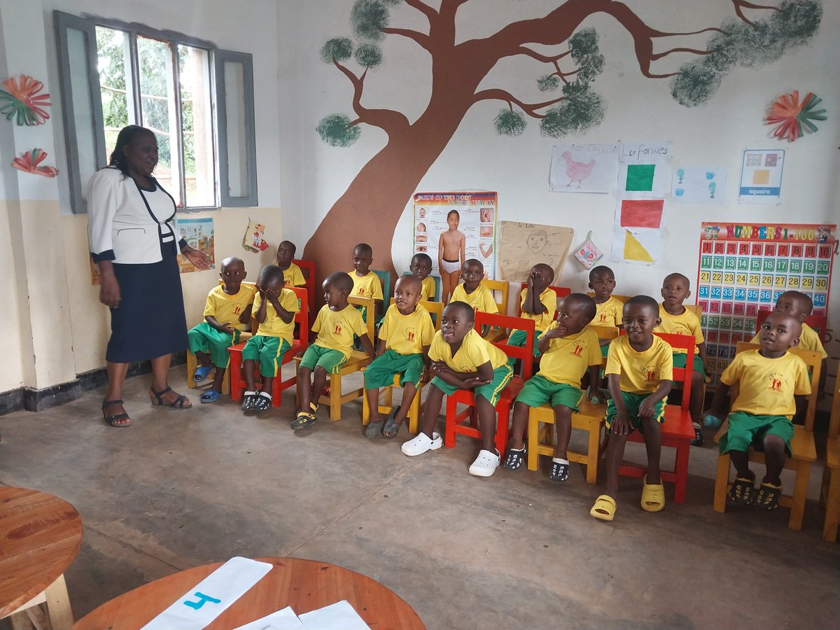 GakenkeDistrict's tweet photo. Kuri uyu wa Kabiri, Vice Mayor ASOC Madamu Uwamahoro Marie Thérèse yasuye ishuri ry'inshuke (ECD) "Stars of tomorrow"mu rwego rwo kureba imyigire n'imyigishirize muri iri shuri.Iri shuri rihereye mu Kagari ka Musenyi mu Murenge wa Muhondo rifite abanyeshuri 54, muri bo 10 bafite, https://t.co/Dd8H4dtIbj