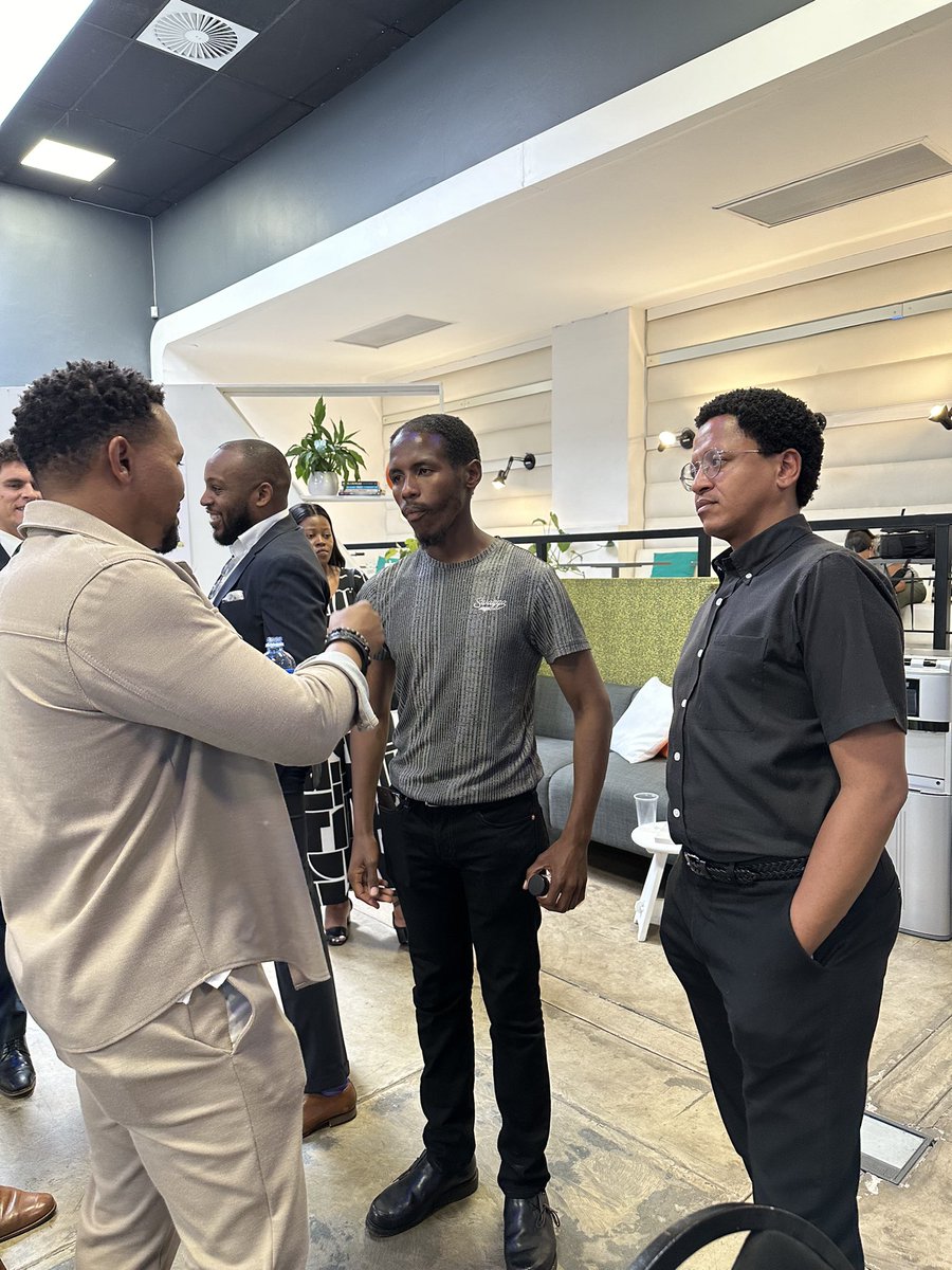 TshimologongIT's tweet photo. The big day has officially arrived🎉

Today the Tshimologong Digital Innovation Precinct is happy to be hosting the 𝐈𝐫𝐢𝐬𝐡 𝐓𝐞𝐜𝐡 𝐂𝐡𝐚𝐥𝐥𝐞𝐧𝐠𝐞 𝐒𝐀 𝟐𝟎𝟐𝟑 𝐒𝐡𝐨𝐰𝐜𝐚𝐬𝐞 𝐃𝐚𝐲.

You can join us virtually using the following link: https://t.co/IfSPeHBL93 https://t.co/csYpHlFMf5