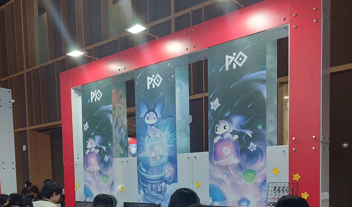 오늘 와주신 분들 감사합니다! 
피오는 내일도 크로니클 전시합니다~