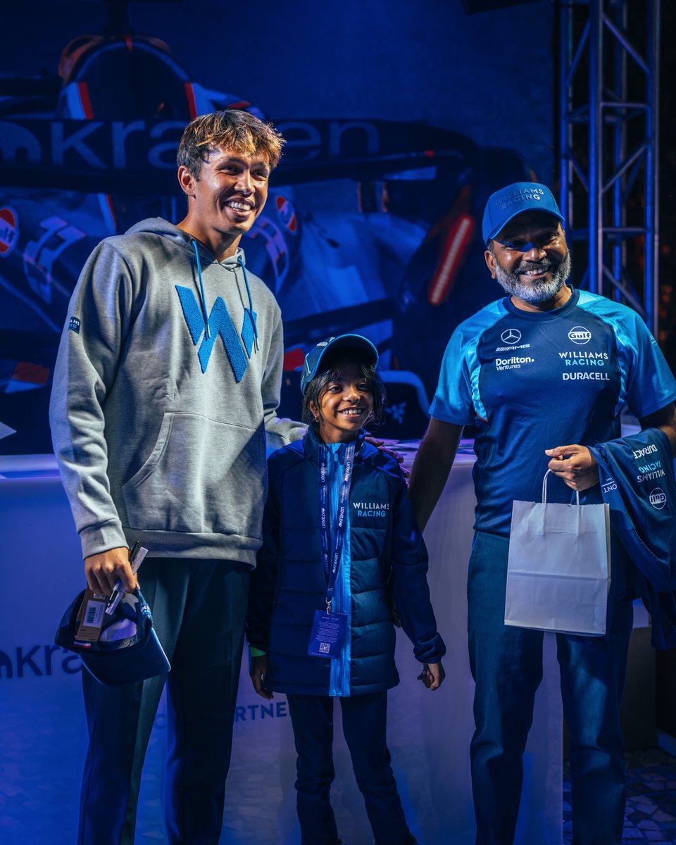 WilliamsF1's tweet photo. Your support 👏

Thanks to everyone who came down to our @krakenfx Fan Zone in Las Vegas! 💙 https://t.co/IwkE8YRlR2