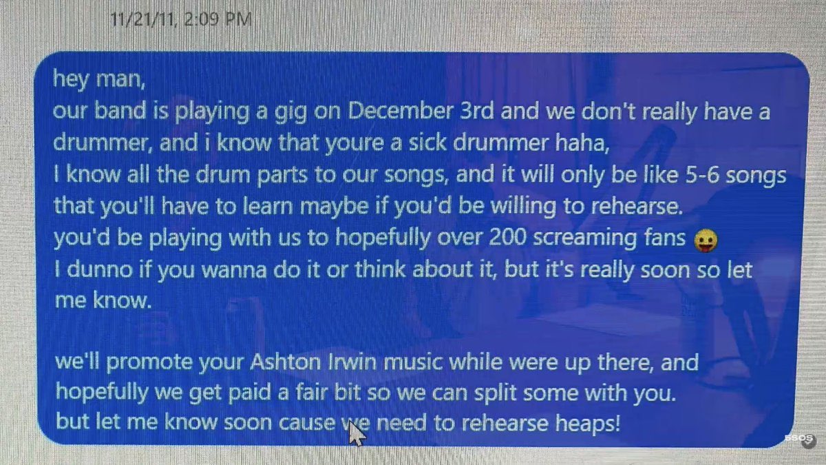 Hoy hace 12 años @Michael5SOS le escribió por Facebook a @Ashton5SOS preguntándole si quería tocar con ellos 🤧🤧