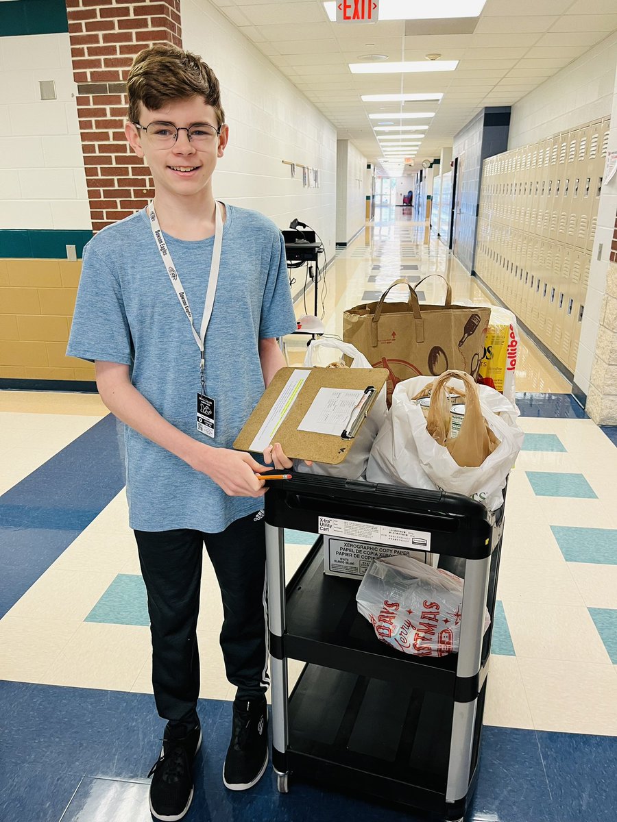 BerryMiller_JH's tweet photo. #ThankfulWeek continues with the Bobcat giving spirit. Students collected 374 items to donate to Pearland’s Christian Helping Hands. Thanks to the Bobcat #StudentCouncil & #NJHS & their sponsors for making this project a success. ❤️💙🐾🥫 #Believe #WeAreMiller #BuildPearlandProud https://t.co/VHa5WbWj4p