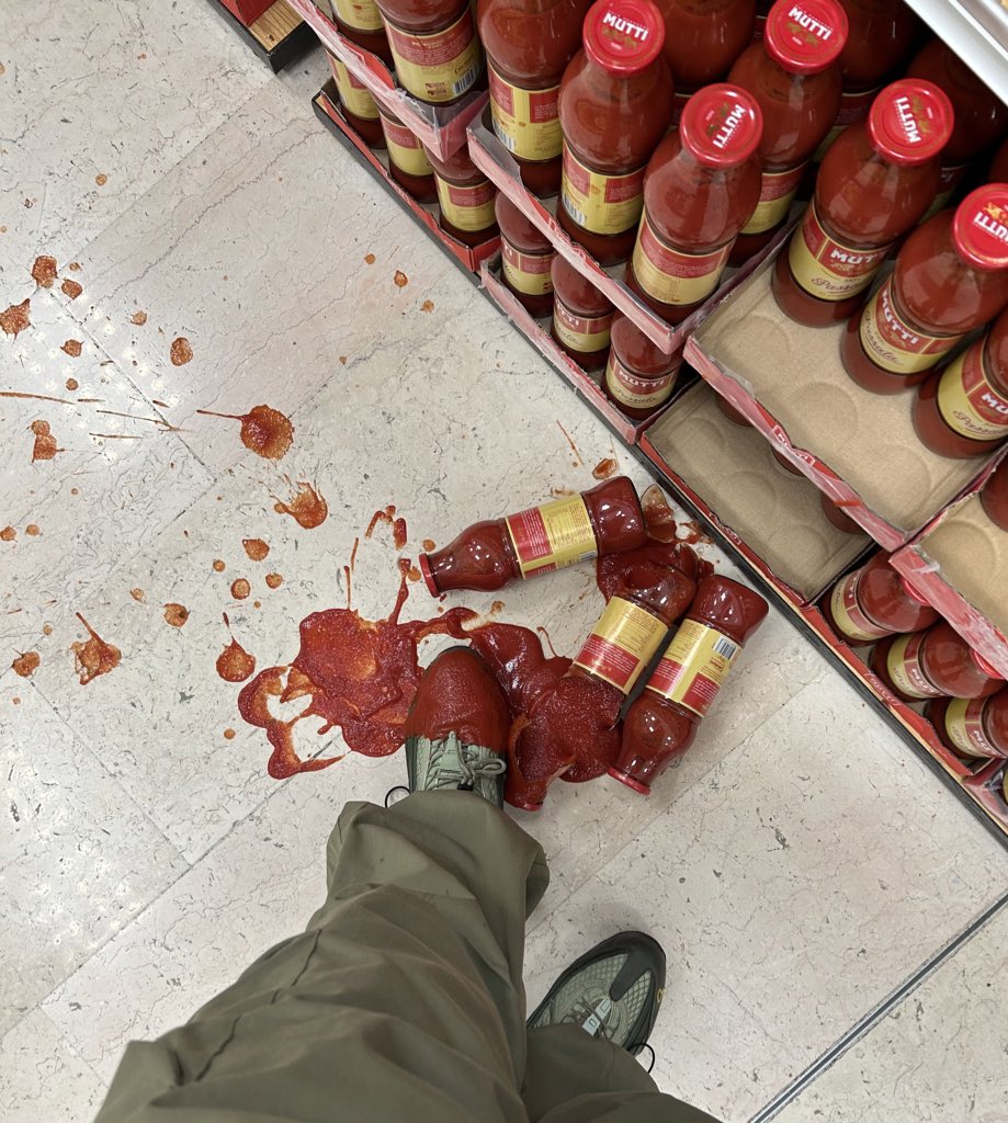 garrinsha2's tweet photo. Italian problems https://t.co/RKFeuzmLXj