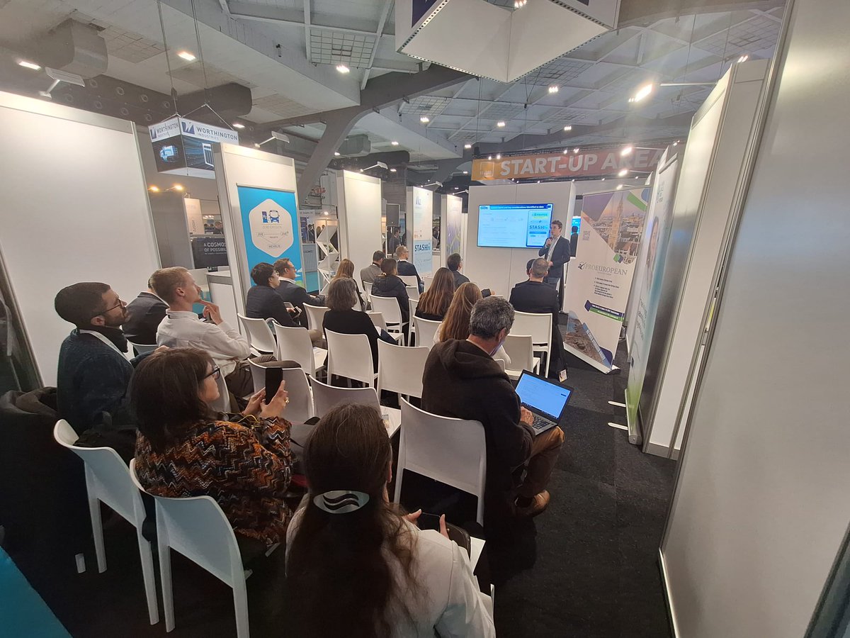 H2Haul's tweet image. Just started! #H2Haul session at the @EUH2Week 
@ERM Introducing project's achievements and lessons learned, risks and challenges. 
#hydrogentrucks #cleantransportation 
@CleanHydrogenEU @H2Europe