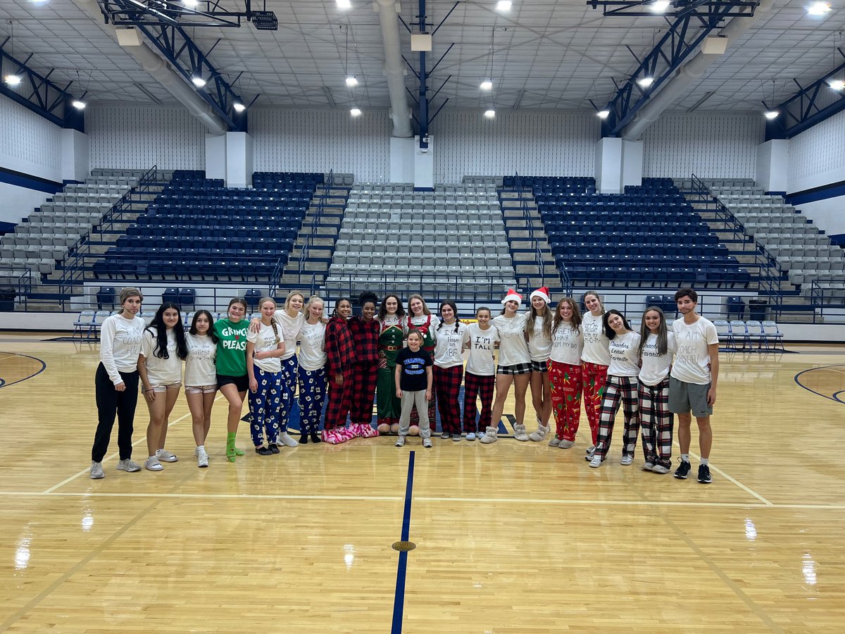 PeasterGBB's tweet photo. ☝🏻 LHB 🦃 Lock-In was a success❗️ ❤️ to 👀 our ⛹🏻‍♀️⛹🏻‍♀️ spending time building the foundation of our program the right way❗️ It’s bigger than 🏀❗️Thankful 🙏🏻 for great parents who helped make it possible❗️
👏🏻👏🏻👏🏻👏🏻👏🏻⛹🏻‍♀️🏀⛹🏻‍♀️🏀⛹🏻‍♀️
#LHB #OurWay https://t.co/QTxuOnFUsT
