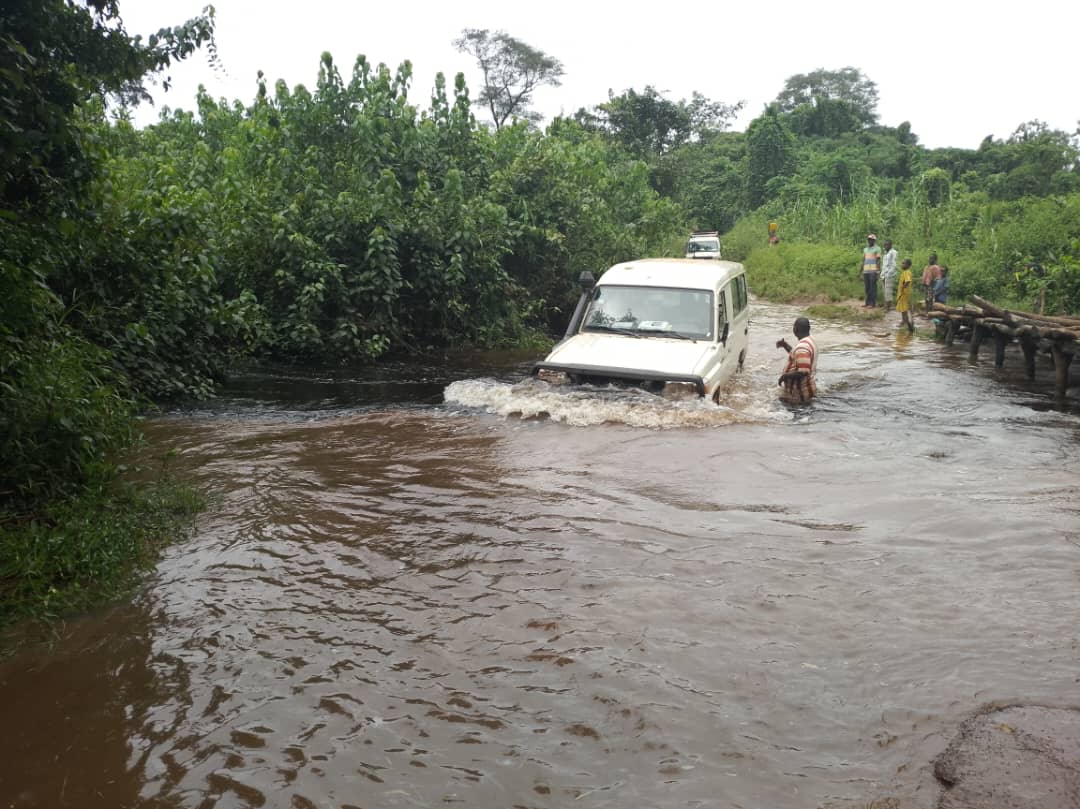 Après une journée d voyage pr parcourir 170 km, les humanitaires en provenance d Bria sont arrivés à Yalinga ds le centre du pays pr discuter avc les communautés &amp; les autorités sur les programmes humanitaires à venir ds cette zone difficile d’accès. #Quoiquilarrive #Redevabilité