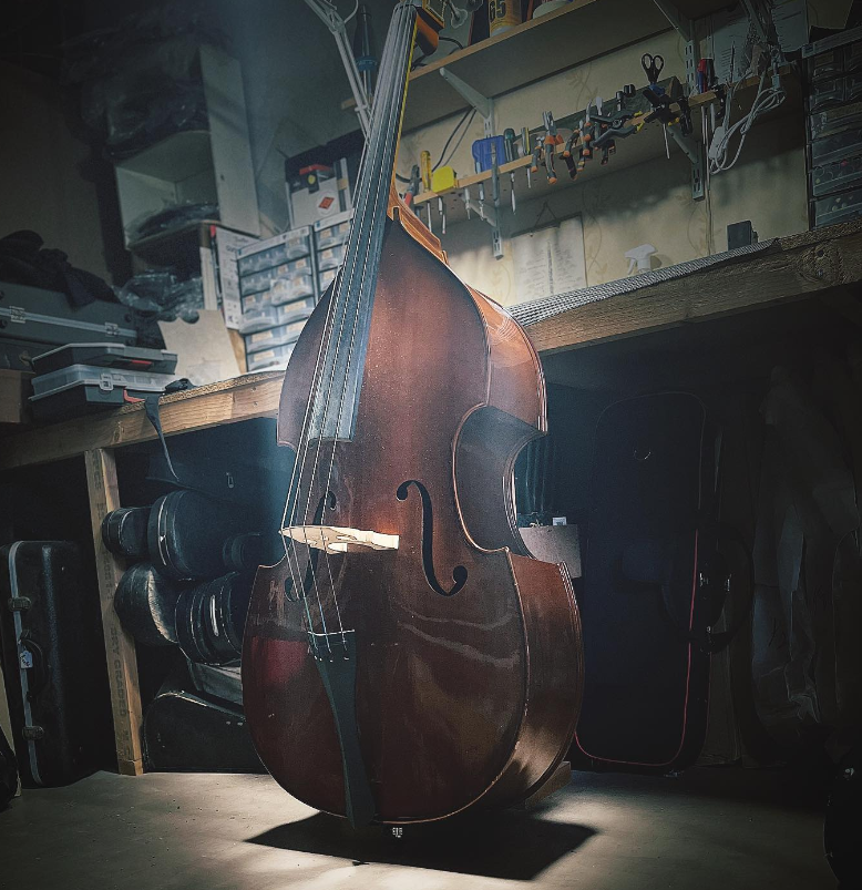 BoothsMusic's tweet photo. This fantastic double bass has recently been through the workshop to have a David Gage String Instruments "Realist" bass pickup fitted. #instrumentworkshop #instrumentrepair #doublebass #stringspecialists #stringedinstrument #music #musicshop #est1832 https://t.co/oYNWesytp0