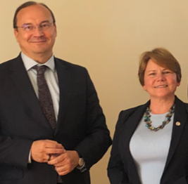 AmbCanFinlande's tweet photo. Quelle année commémorative #CANFIN75 monumentale! La visite d'État de @CanadaGG Son Excellence Mary Simon, les nouveaux ambassadeurs @JAStovel et @Jari1362, ainsi que d'autres ajouts à nos équipes, l'augmentation des échanges commerciaux entre 🇨🇦&🇫🇮 et l'adhésion de 🇫🇮 à l'OTAN ! https://t.co/bdHbtKpSZ1
