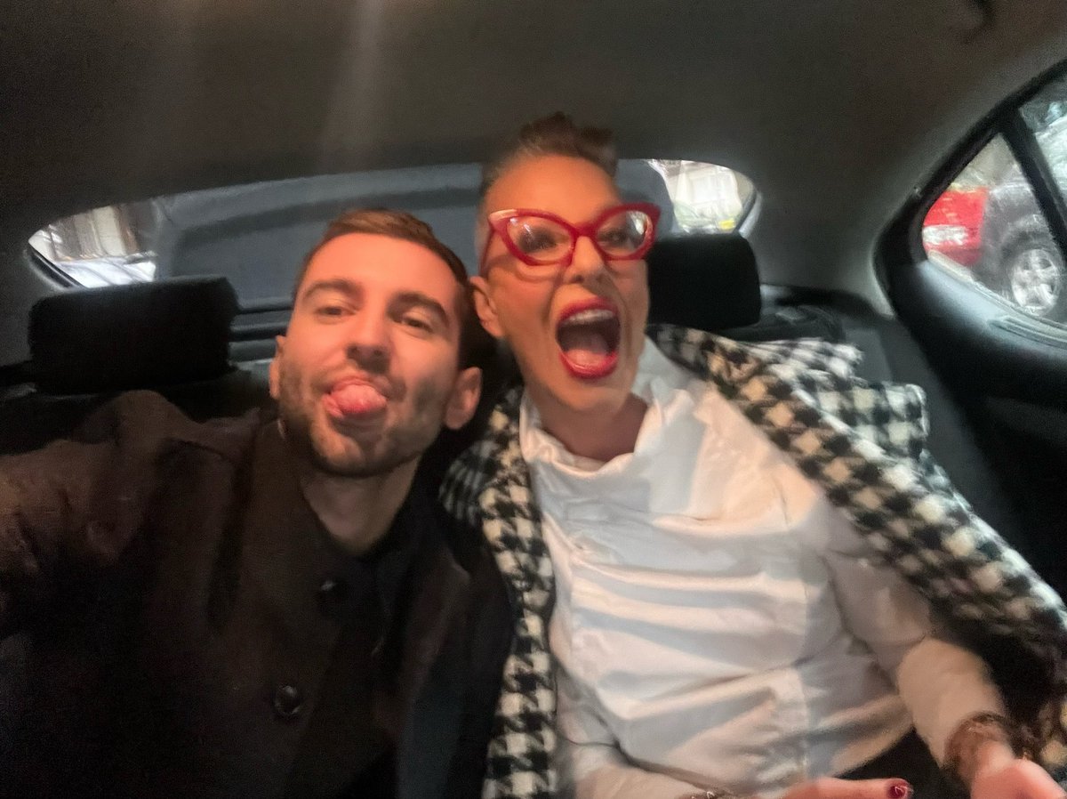 jedna ozbiljna carica ❤️ <a href="/TijanaDapcevic/">Tijana Dapčević</a>  🚘 #poptok <a href="/novarsonline/">nova.rs</a>