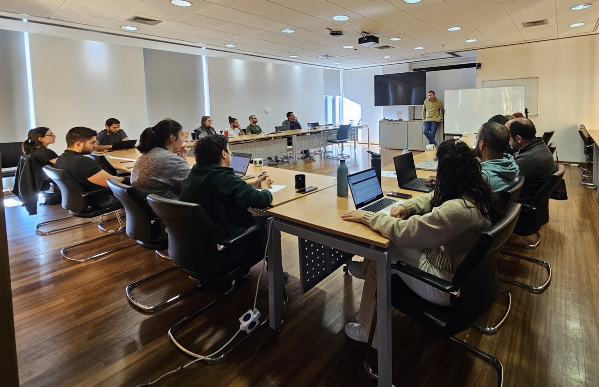 Interesting discussions about #GIS technologies took place today at the <a href="/KIOSCoE/">KIOS Research and Innovation Center of Excellence</a> with <a href="/SteveC/">Steve Coast</a> founder of <a href="/openstreetmap/">OpenStreetMap</a>