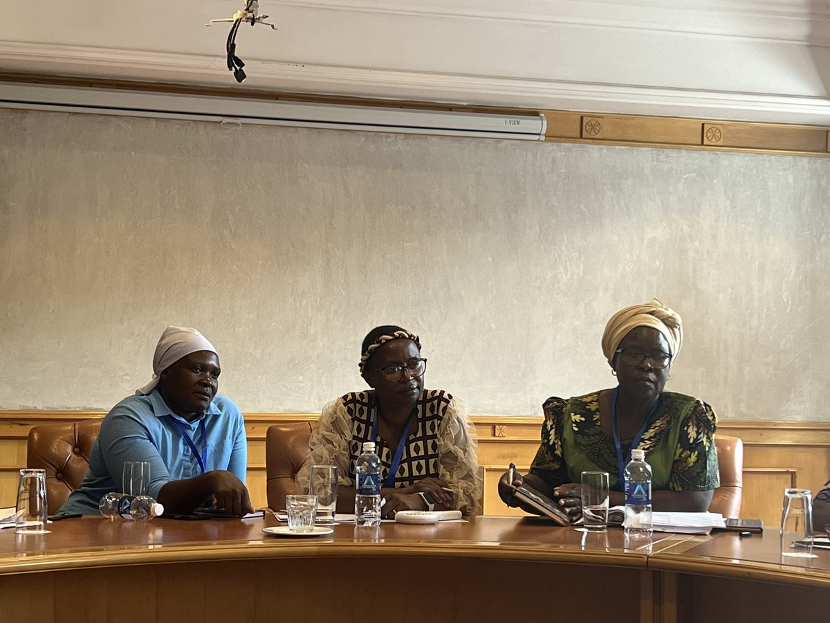 au_ibar's tweet photo. A Live discussion this afternoon, uniting #women in #AnimalResources farming with finance &amp; insurance experts. Via our #RAFFS Project, we're dedicated to enhancing access to tailored credit &amp; insurance solutions on feed &amp; fodder. Let's empower 🚺in the livestock sector together! https://t.co/MsebBeSPFG