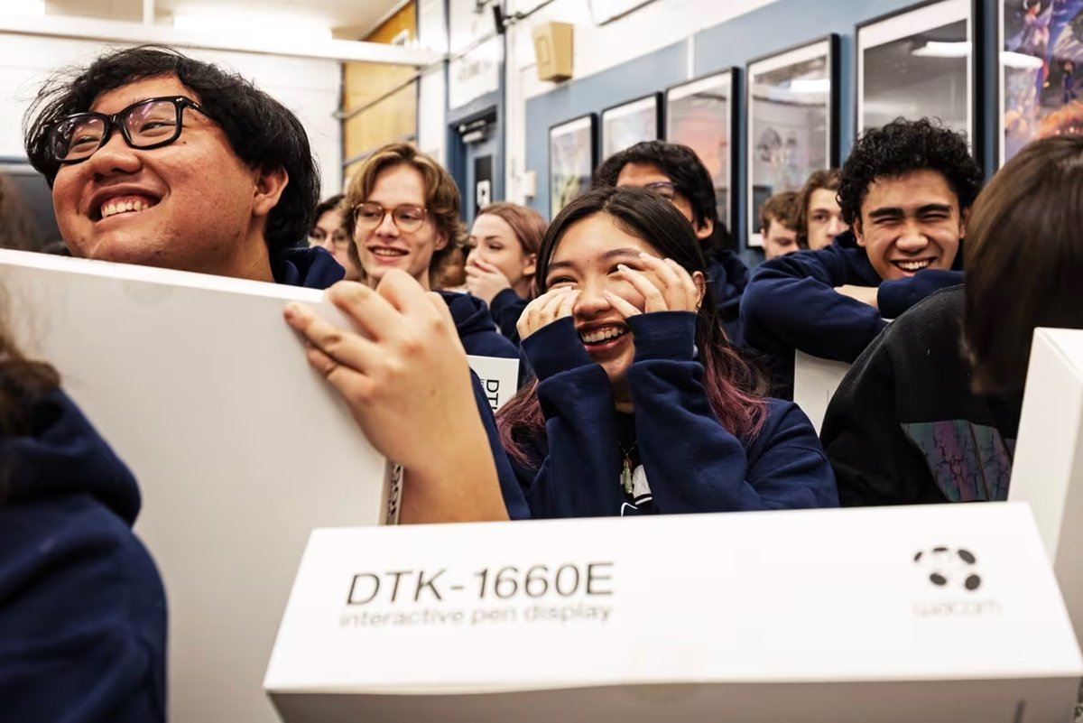We were pleased to collaborate with Wacom Canada to bring the hard-working students of Sisler High School's CREATE program 60 brand new tablets, which will enable them to grow their craft outside the classroom, create more easily, and dream bigger! schroederfoundation.org/schroeder-foun…