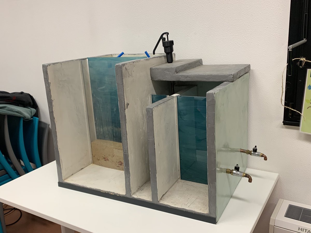ema96371910's tweet photo. Les élèves du Lycée Jean de Berry de Bourges présentent la maquette du filtre à eau installé au Bangladesh. 👏Des expériences concrètes et des échanges passionnants entre lycéens et élèves dans le cadre de l’ESS. Protéger l’eau, la rendre accessible à tous.@OcceCher https://t.co/9WBUrA3wH0