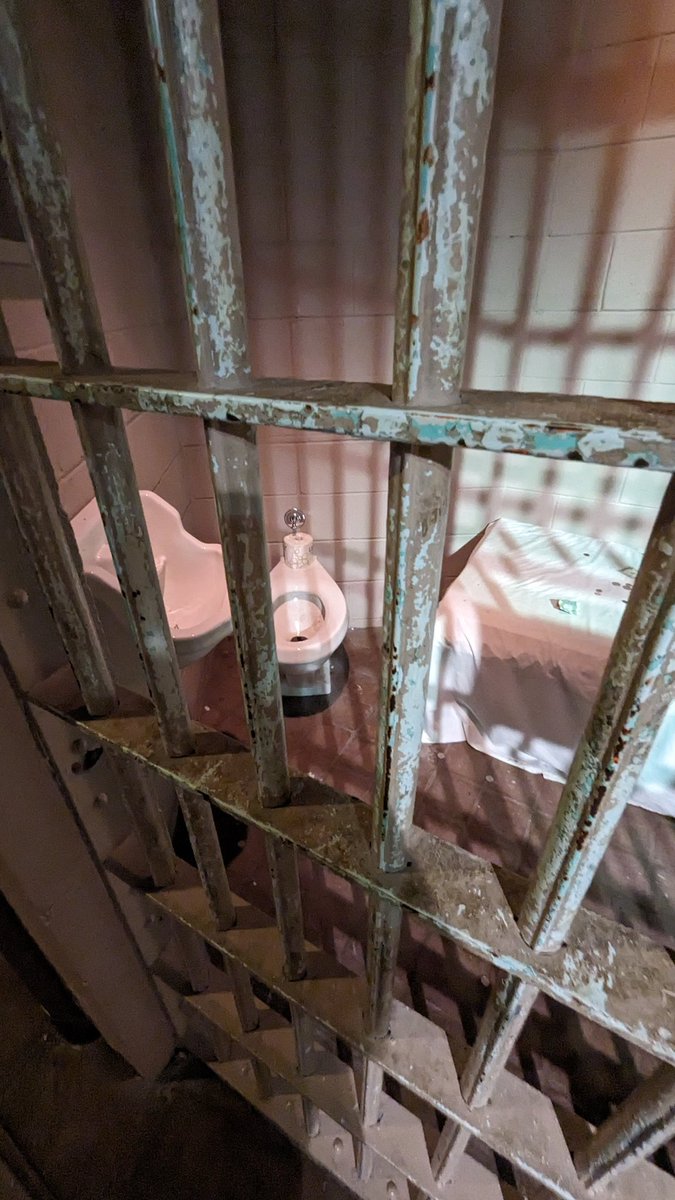 I'd love to see the President and Governors of our great country and states pardon and commute sentences this Thanksgiving and Christmas for some men and women behind bars who have shown that they have changed.
Being Christ-like in positions of power are acts of mercy and grace