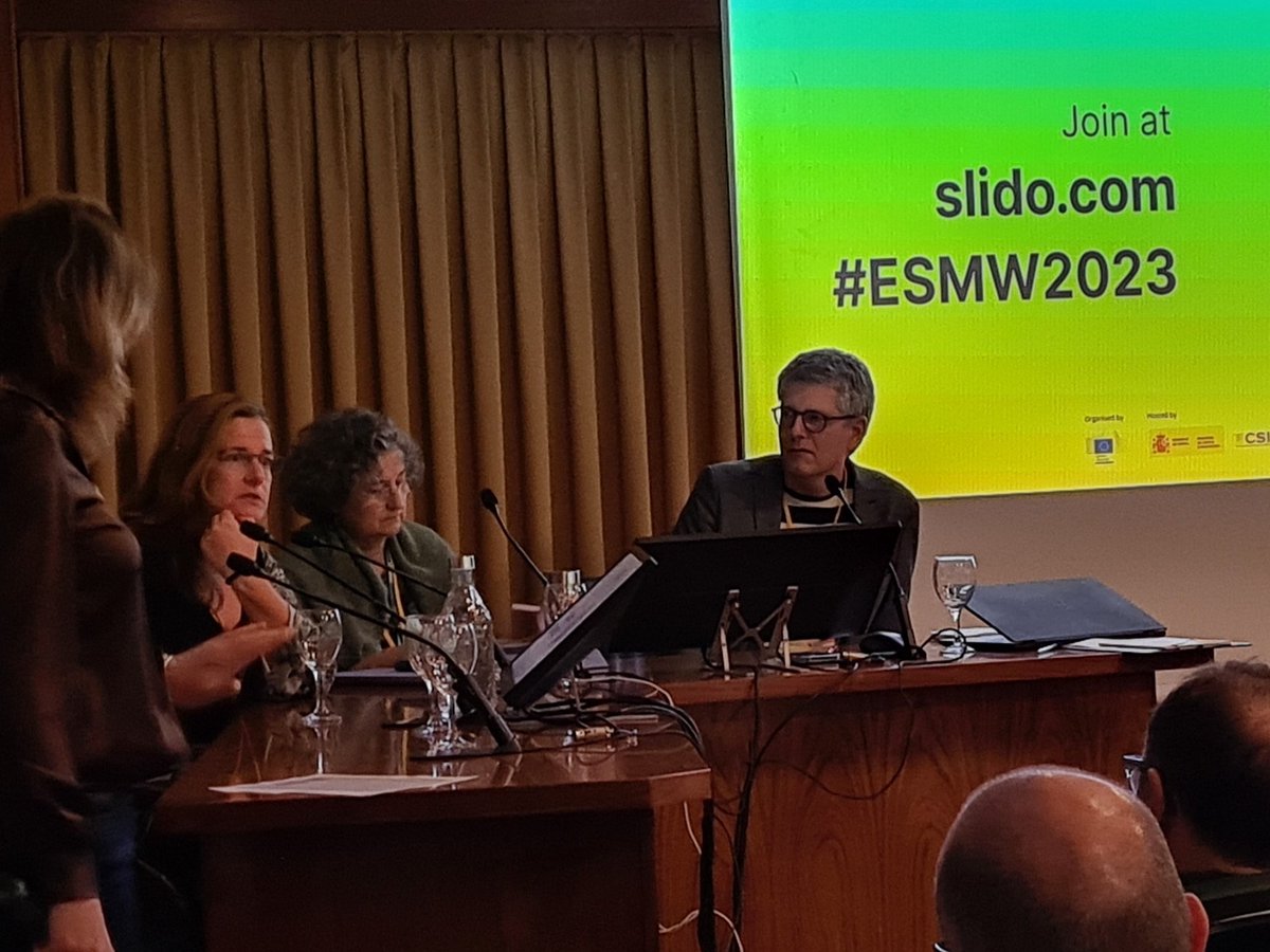 TraceSoils's tweet photo. @GobernaMarta, from the @TraceSoils project, joins Martin Thorsoe from Road4Schemes and  @ClaireChenu2 coordinator of @EJPSOIL at the #ESMW2023 European Soil Mission Week to present project results and discuss "Soil health for climate" https://t.co/6pZHtTtfr5