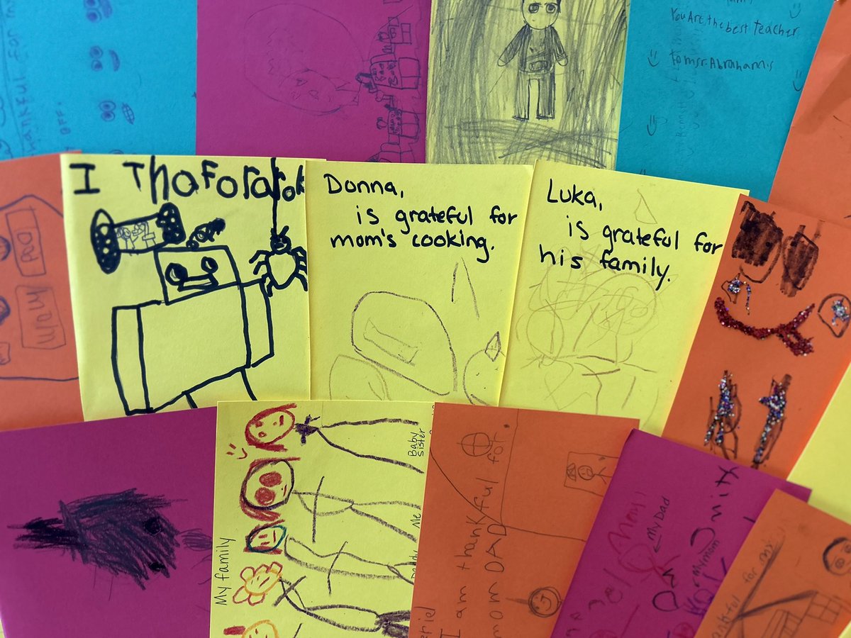 BennettDpscd's tweet photo. This Thanksgiving season we asked our students to share what they were thankful for. Their ideas came to life with this wonderful Thankful Turkey that is now on display in our hallway. https://t.co/xzVPMH2LiM
