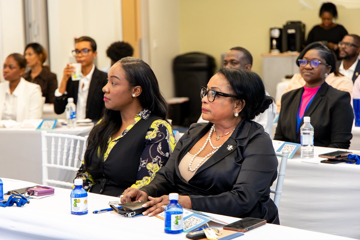 Forbesruth's tweet photo. FortisTCI welcomed Edison Electric Institute to TCI on Nov. 9, for an Energy Transition Roundtable, a continuation of our stakeholder conversations on renewable energy integration. Thanks to Dr. Lawrence Jones, Senior VP of Int’l Programs at EEI for making the event happen. https://t.co/J4425eRnwr