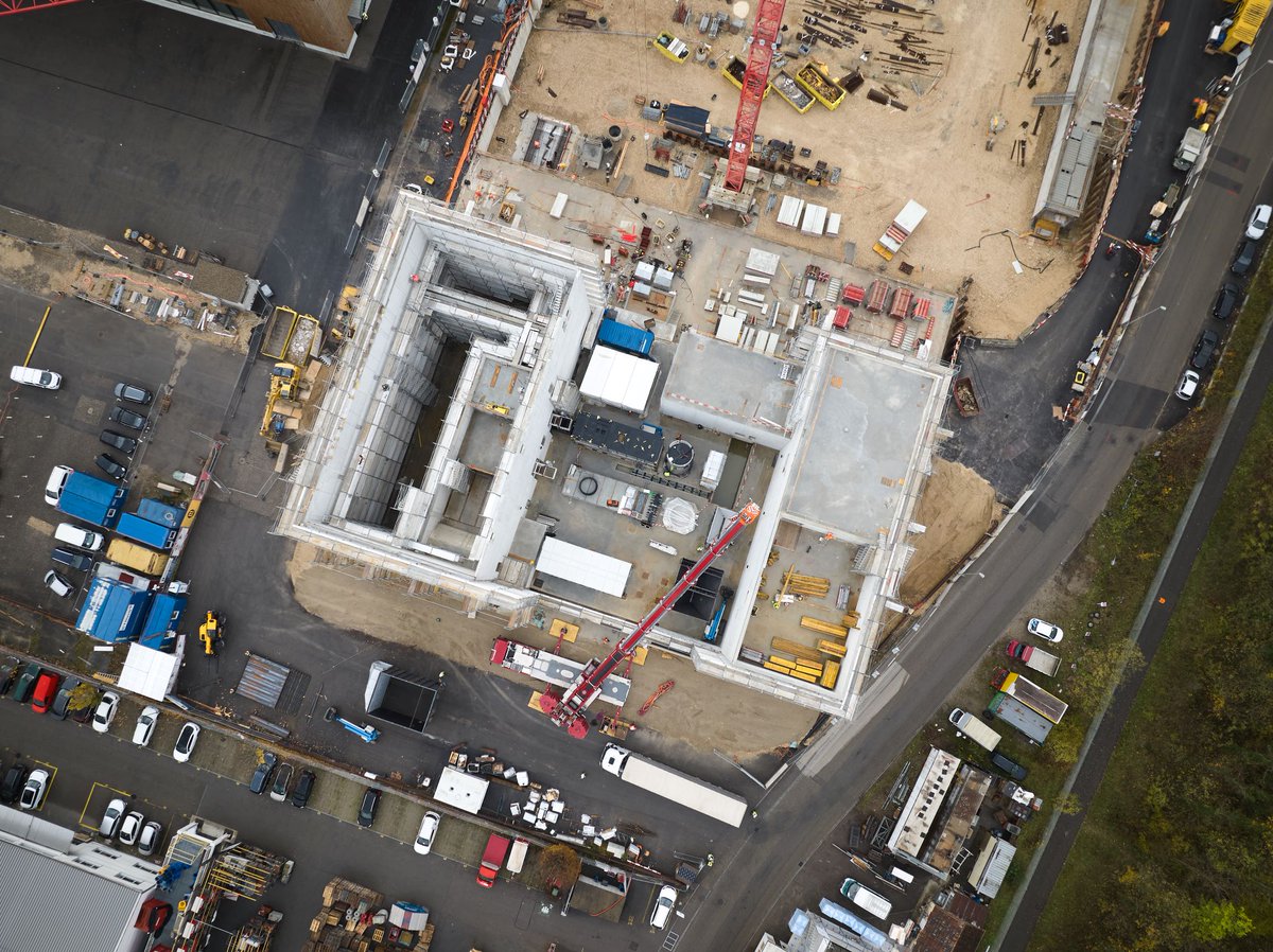 Der neue, nachhaltige Wärmeverbund Birstal kommt mit grossen Schritten voran. Derzeit werden in der künftigen Heizzentrale auf dem Gelände von <a href="/uptownBasel/">uptownBasel</a> die beiden Holzheizkessel montiert. 

👉📰 Hier geht's zur vollständigen Medienmitteilung: lnkd.in/eXhY6XnT