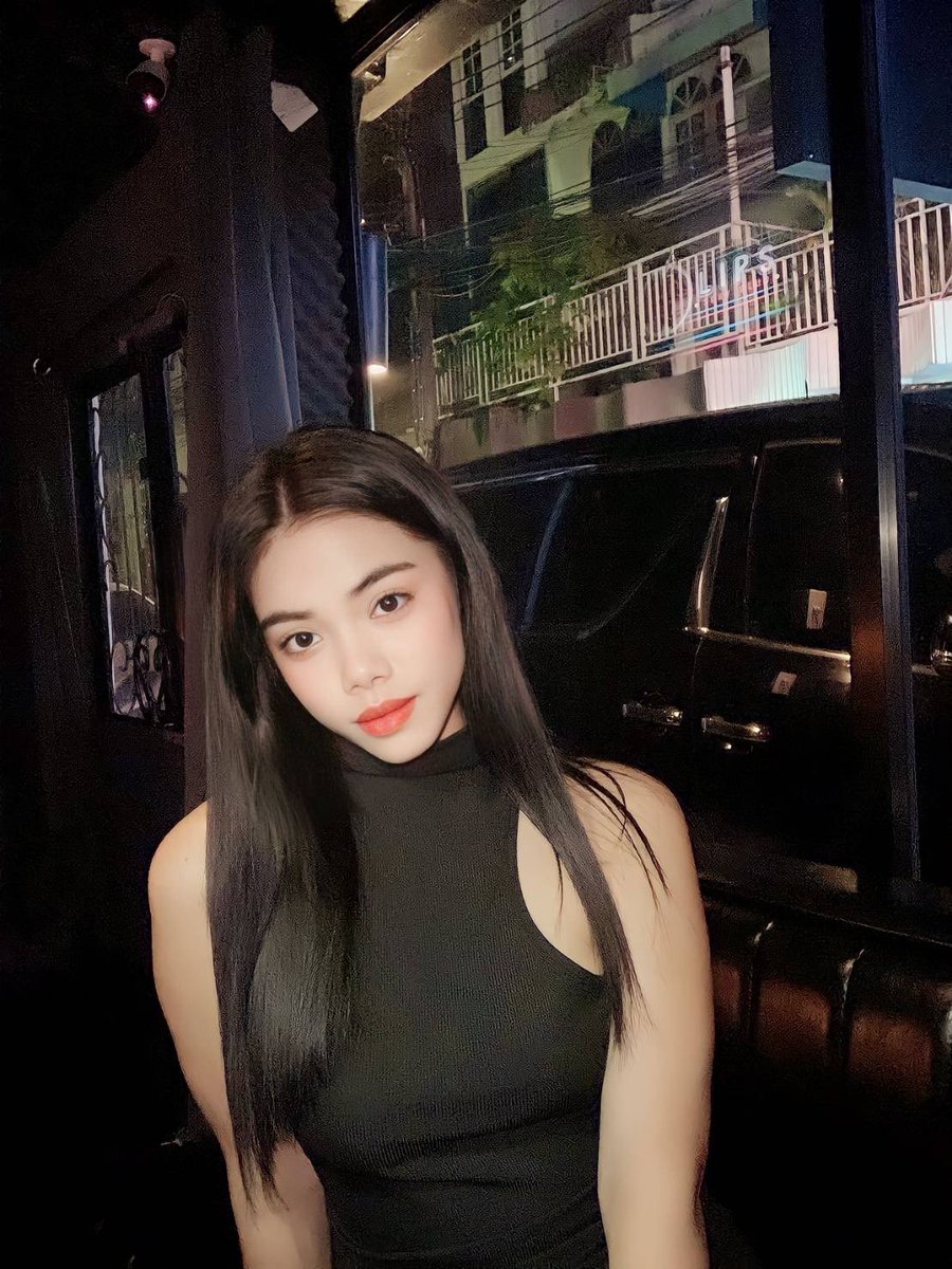 LipsClub31's tweet photo. See you in lips club https://t.co/JTHeOC0Oix