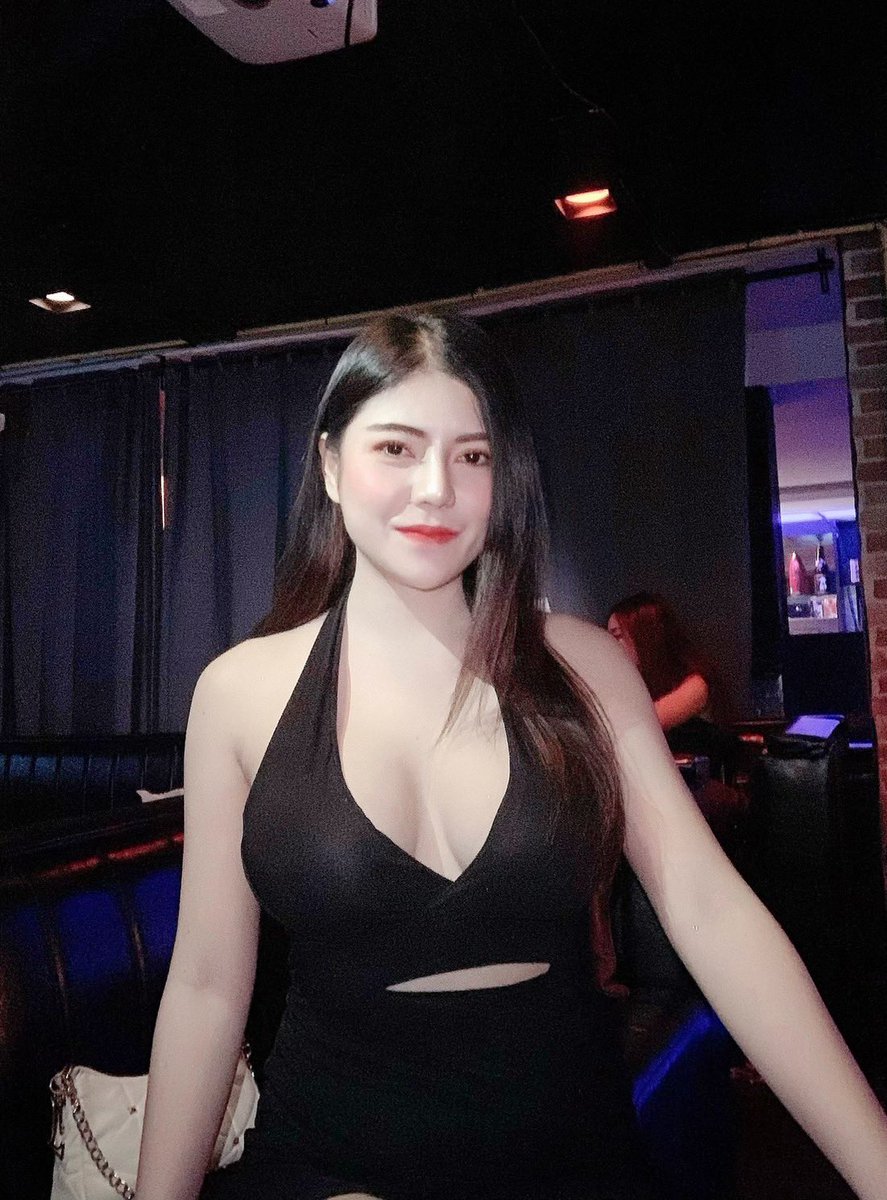 LipsClub31's tweet photo. See you in lips club https://t.co/JTHeOC0Oix
