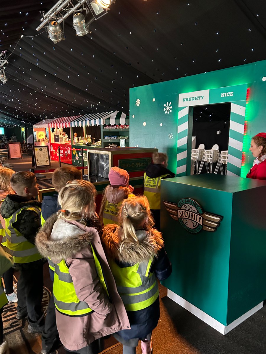MfpsY2's tweet photo. We’ve had an amazing day at Piglets Adventure Farm!
So magical ✨ 🎄 🎅 https://t.co/megKFrdqry