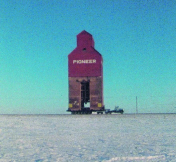 westernproducer's tweet photo. Three films capture the magic of prairie grain elevators https://t.co/OlZwheWRHY #westcdnag #cdnag #WP100 https://t.co/nmGVpm9Eva