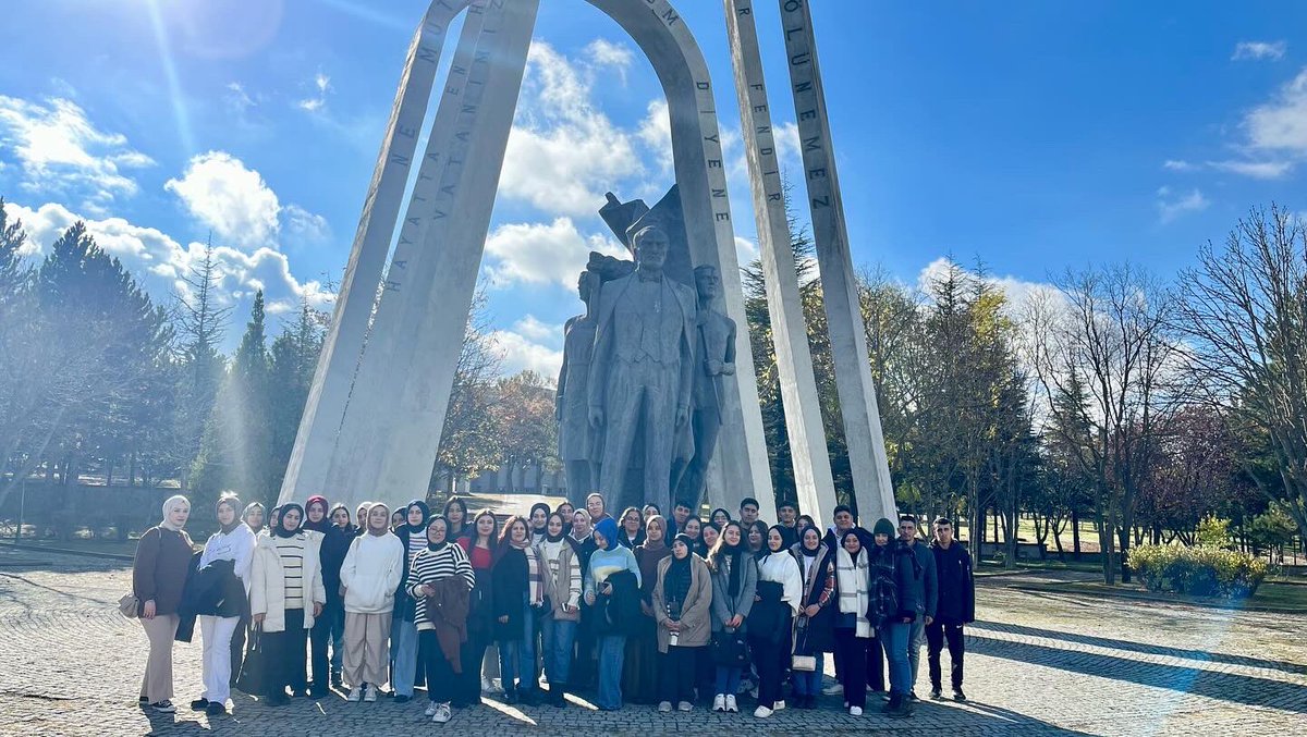SMEEAL's tweet photo. Mehmet Emine Akdoğan Proje Anadolu Lisesi tarafından 12.sınıf öğrencilerimize mesleki rehberlik kapsamında Ankara Bilkent Üniversitesi ve Hacettepe Üniversitelerine gezi düzenlendi.Fakülteler, laboratuvarlar, üniversitenin sosyal ve fiziksel imkanları hakkında bilgi edindiler . https://t.co/UTDyUsf9Ws