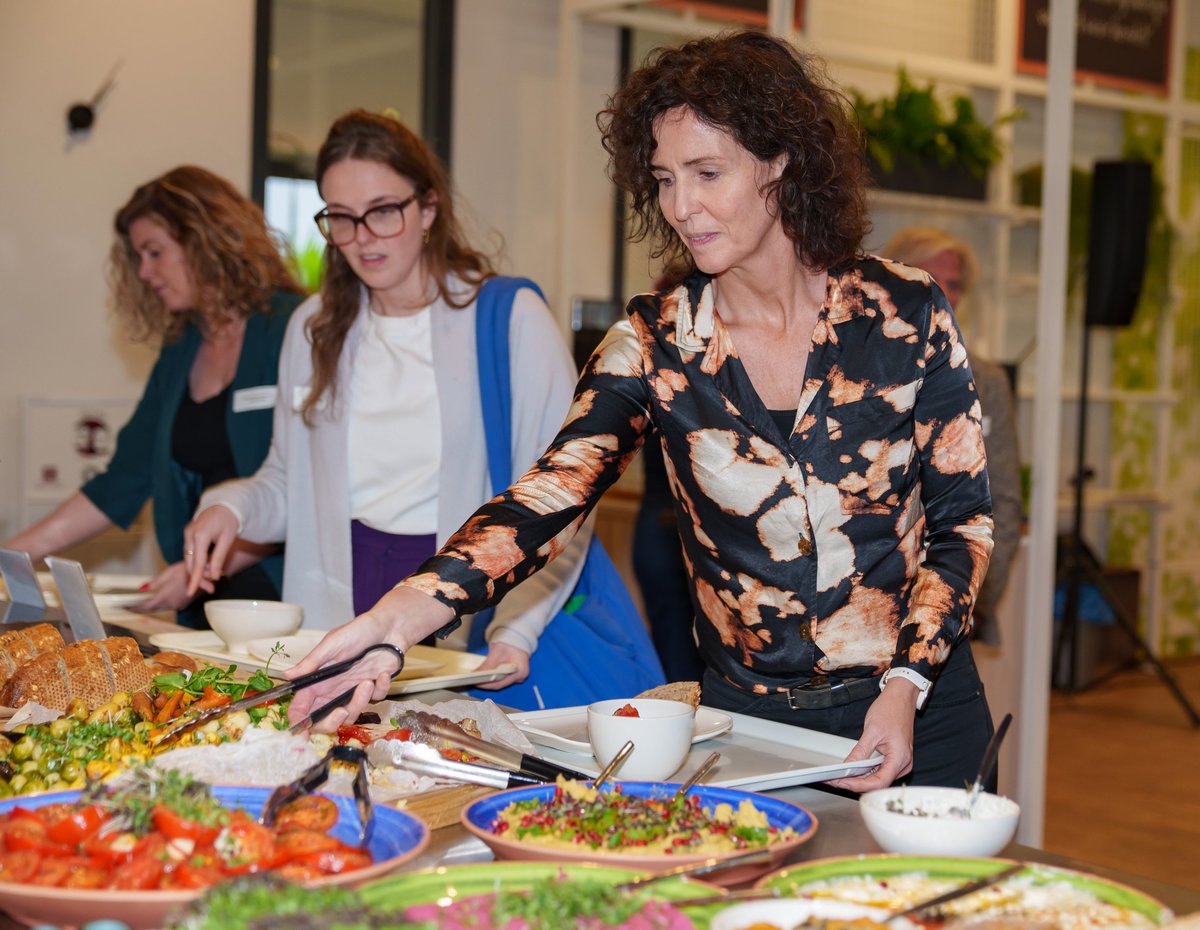 Nieuwe Lunchcultuur: Bouwen aan Verandering! Helaas laat de uitspraak over de Werkkostenregeling voor de Medewerkerslunch nog even op zich wachten en is de uitspraak uitgesteld tot nader order. Bezoek de website, nieuwelunchcultuur.nl, die nu online staat! #gezondelunch