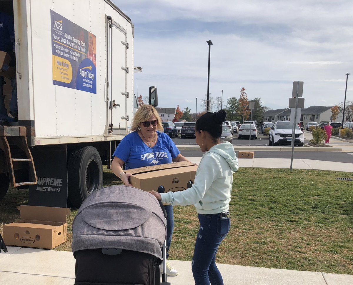 RWaves3's tweet photo. We would like to give a giant shout out to Costco Distribution Center for their generous donation of the 240 turkeys we gave to families last Friday. We are so grateful for our community partners!💙💛 https://t.co/cyocsRxlUs