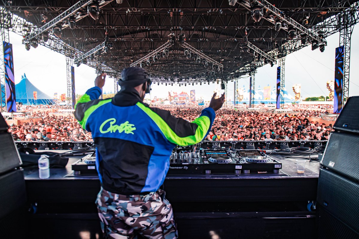 wearefstvl's tweet image. FSTVL Flashback ✴️

Reminiscing the incredible scenes of Terminal 2.0 this summer featuring: Skepta, Dennis Cruz, Pawsa &amp;amp; Seth Troxler 🚀

BIG 2024 lineup news coming soon! ✨

Will you be joining the Revolution? ⚡️

Sign up: wearefstvl.com 💫