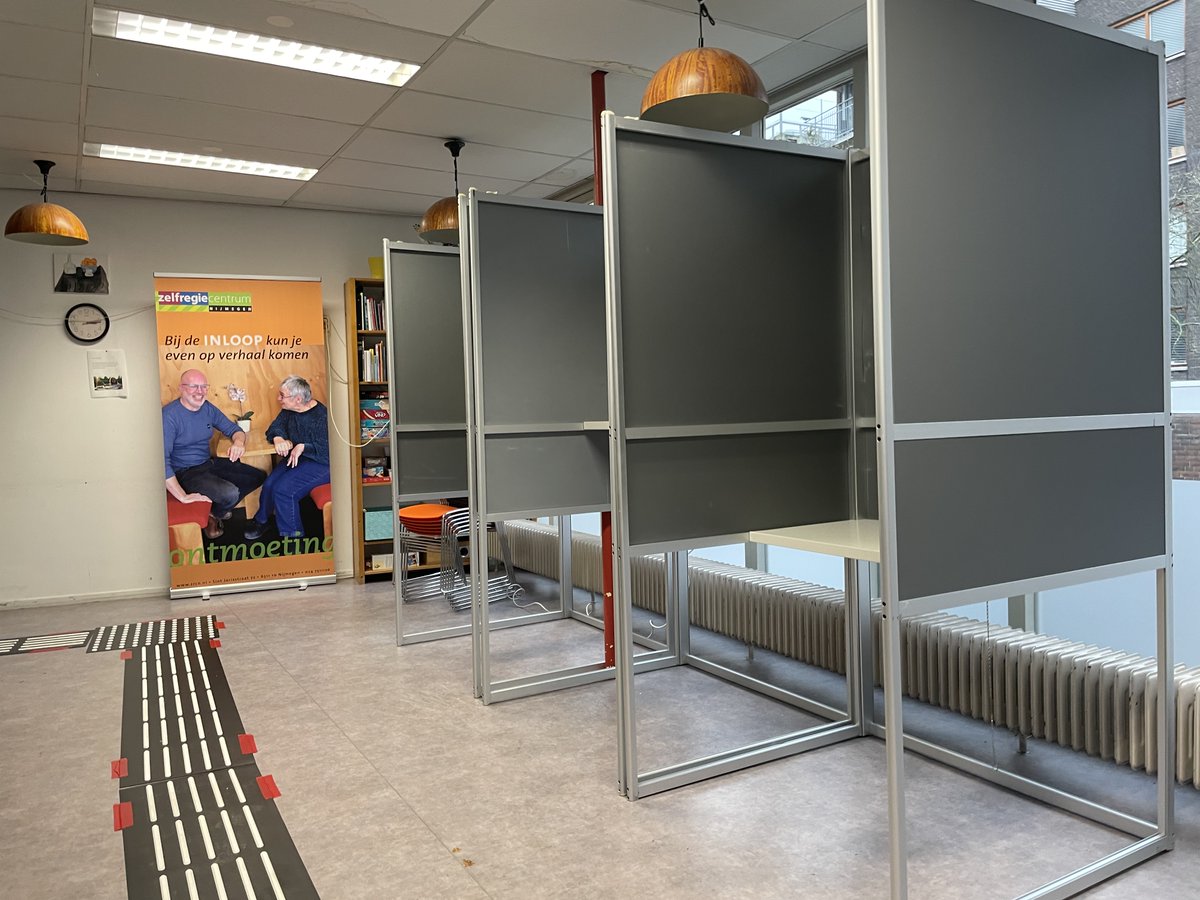 Kom jij morgen ook bij ons #stemmen <a href="/NijmZelfregie/">Zelfregiecentrum</a>? #verkiezingen22november  Lees hier nog eens na welke faciliteiten er allemaal zijn op de stembureau's in #nijmegen: zrcn.nl/belangrijke-in… Zo kun je bijvoorbeeld gebruik maken van de gratis #stemtaxi. #TweedeKamerVerkiezingen