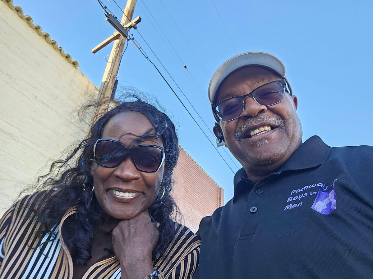 AcqieWarren's tweet photo. Thanksgiving Turkey Drive at Citylink was amazing . Thanks to all of our great donors making Thanksgiving Dinner possible to our great Fontana families. Special thanks to MVP got your generous donation of turkeys. #mayorwarren #cityoffontana #wolcc #fontanatogethermovesfontana https://t.co/HJ6CMdr3d5