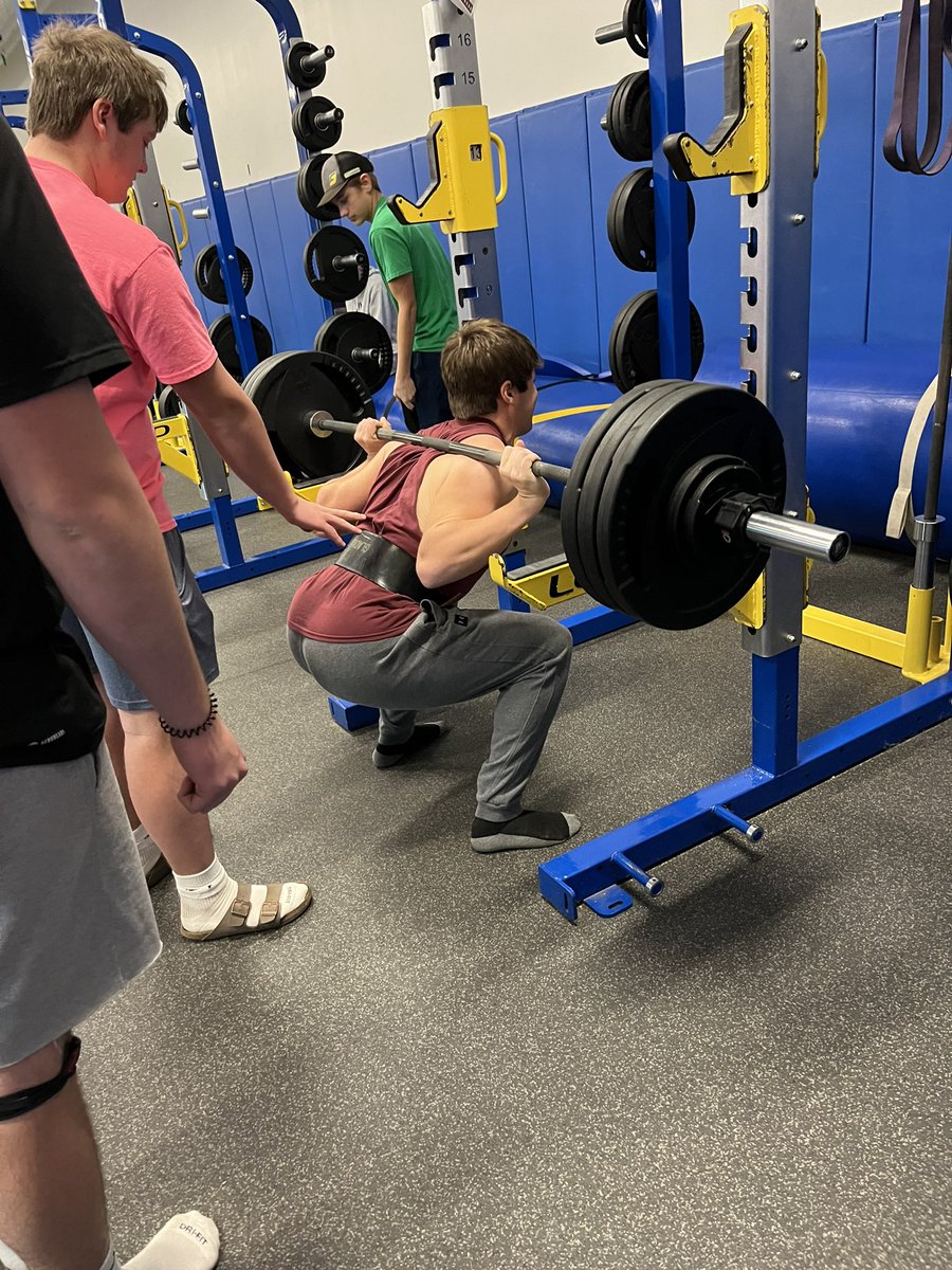 FastCubs's tweet photo. Max Squat and Bench before Thanksgiving!

Dominic Van Egdom - Bench 255 Squat 305
Mateo Kleinhans - Bench 240 Squat 330
Jose Topete - Bench 225 Squat 385 https://t.co/XnLl94XXL8