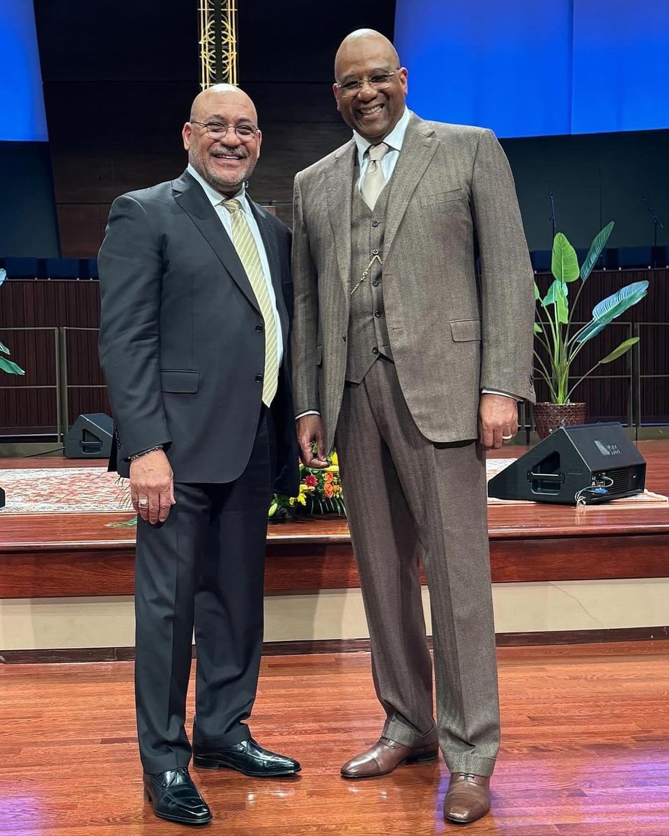 ShalomCCOP's tweet photo. Congratulations to The Church Without Walls Ralph Douglas West on celebrating 36 years of spreading the Gospel! It was an honor to be apart. @TCWWHouston 
#36years #beencouraged https://t.co/Xt2AjPL7bb